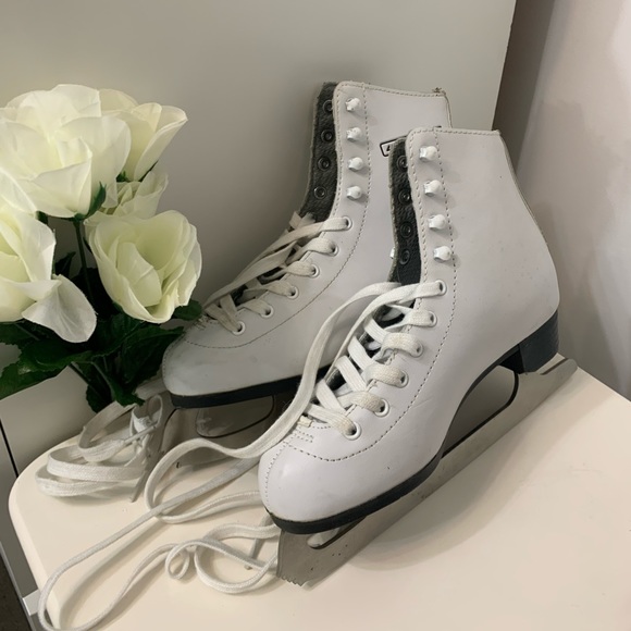 Winnwell Figure Skates - Picture 2 of 7